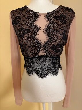 Lush Blush Top with Black Floral Lace M